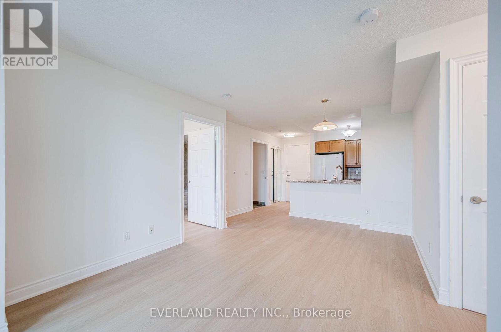 707 - 15 Greenview Avenue Property Photo 25