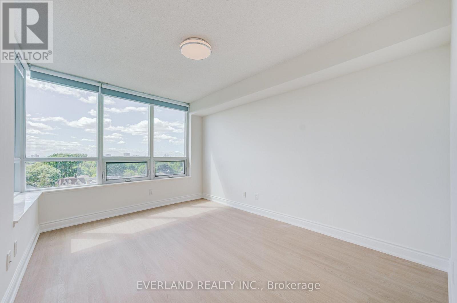 707 - 15 Greenview Avenue Property Photo 26