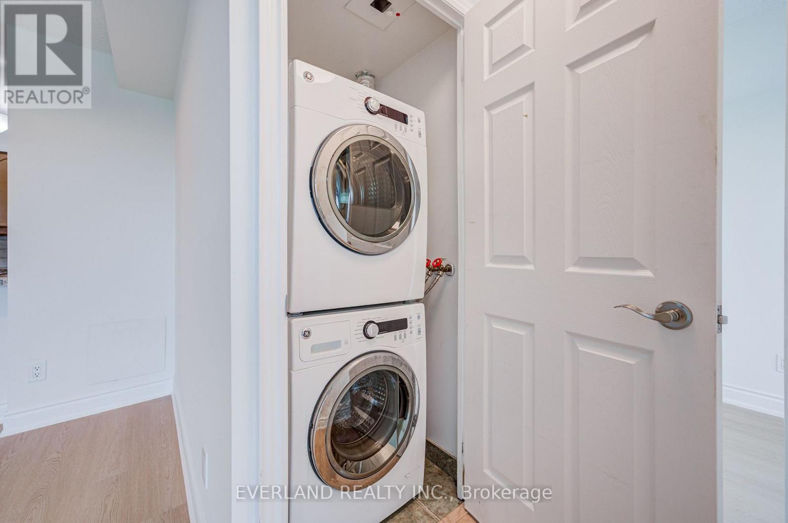 707 - 15 Greenview Avenue Property Photo 33