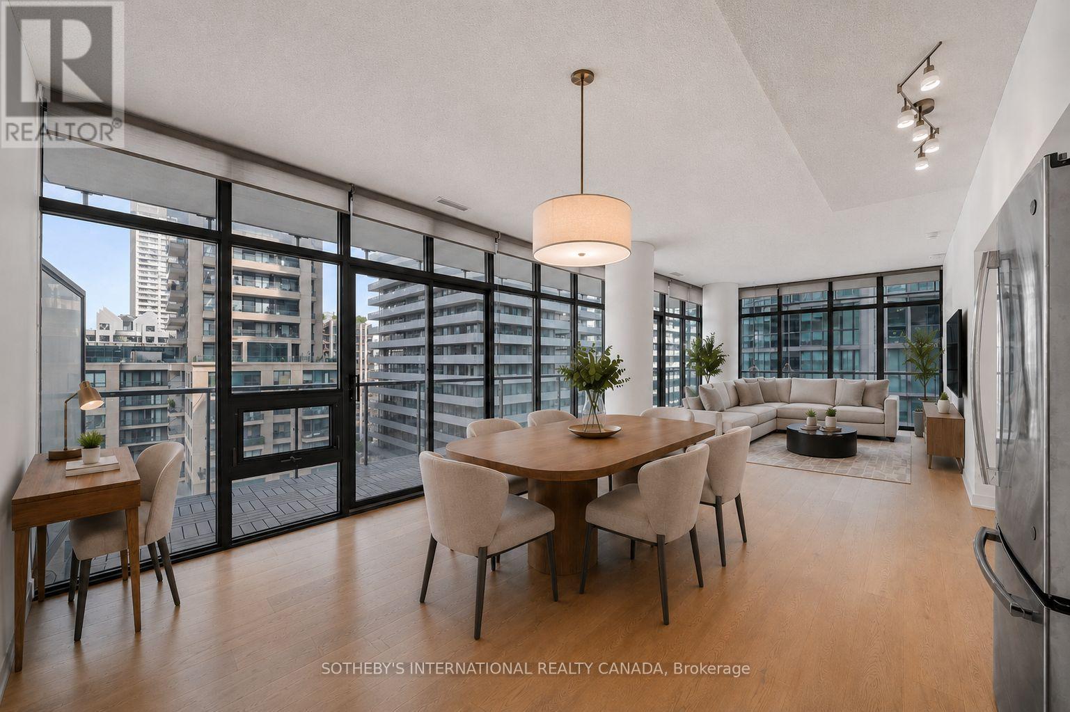 1611 - 33 Charles Street E Property Photo 1