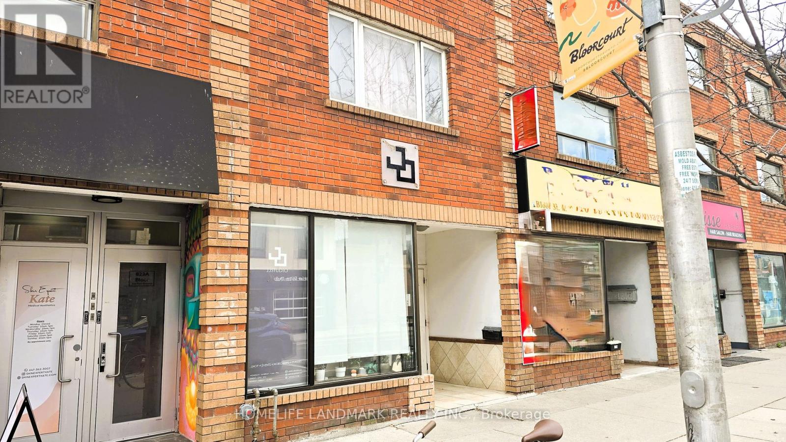 825 BLOOR STREET W