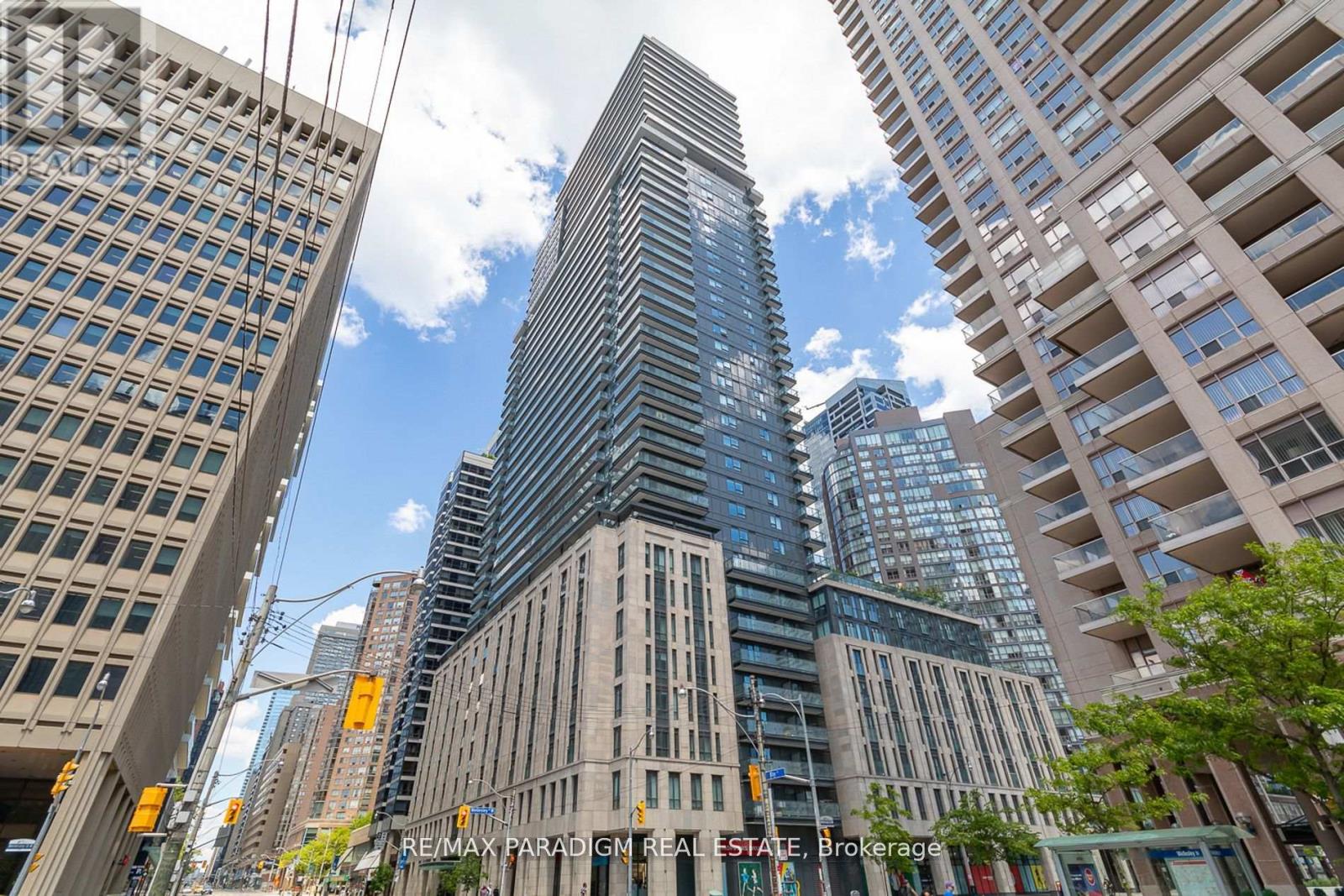2501 - 955 BAY STREET Property Photo 1
