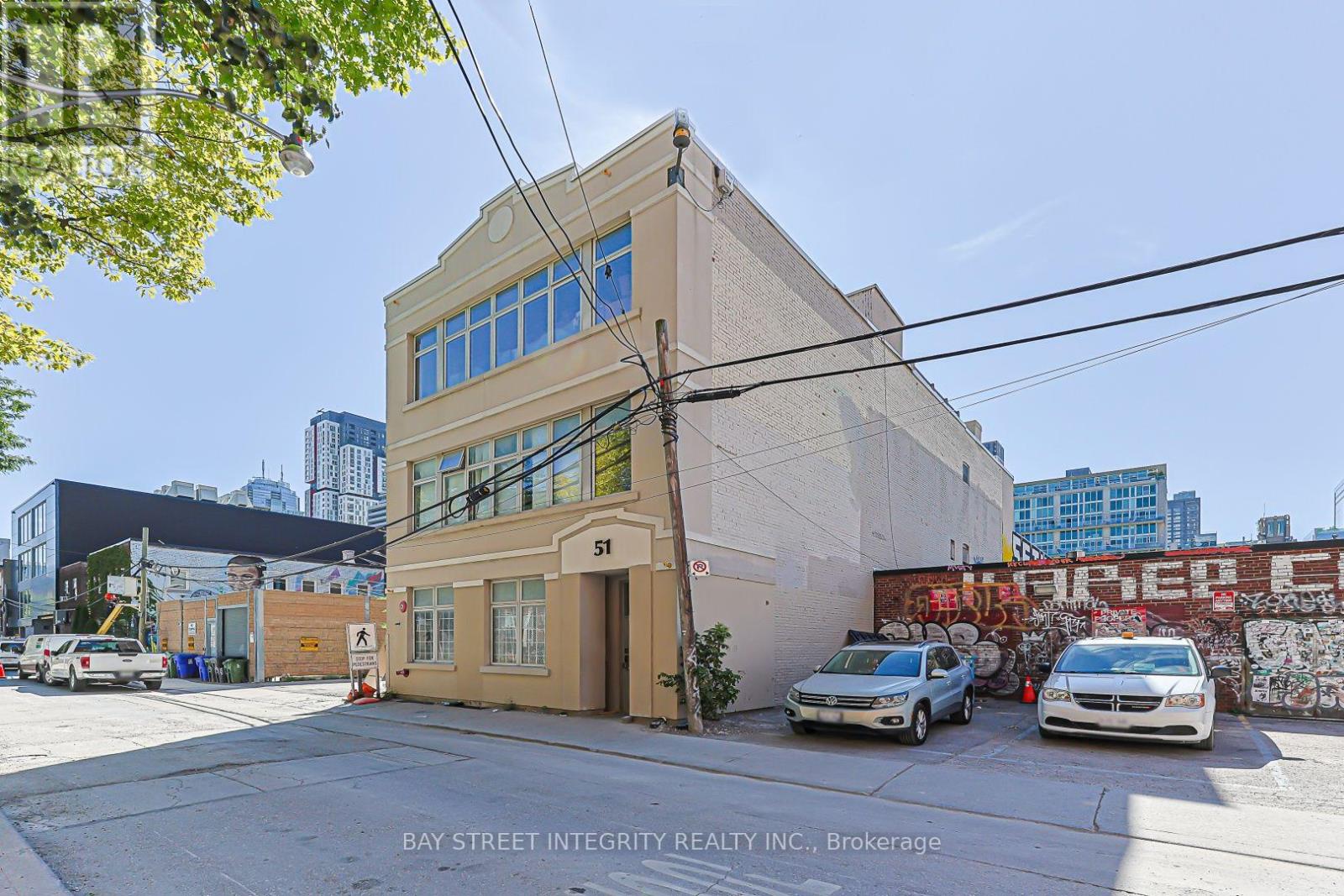 Main Flr - 51 Bulwer Street Property Photo 3