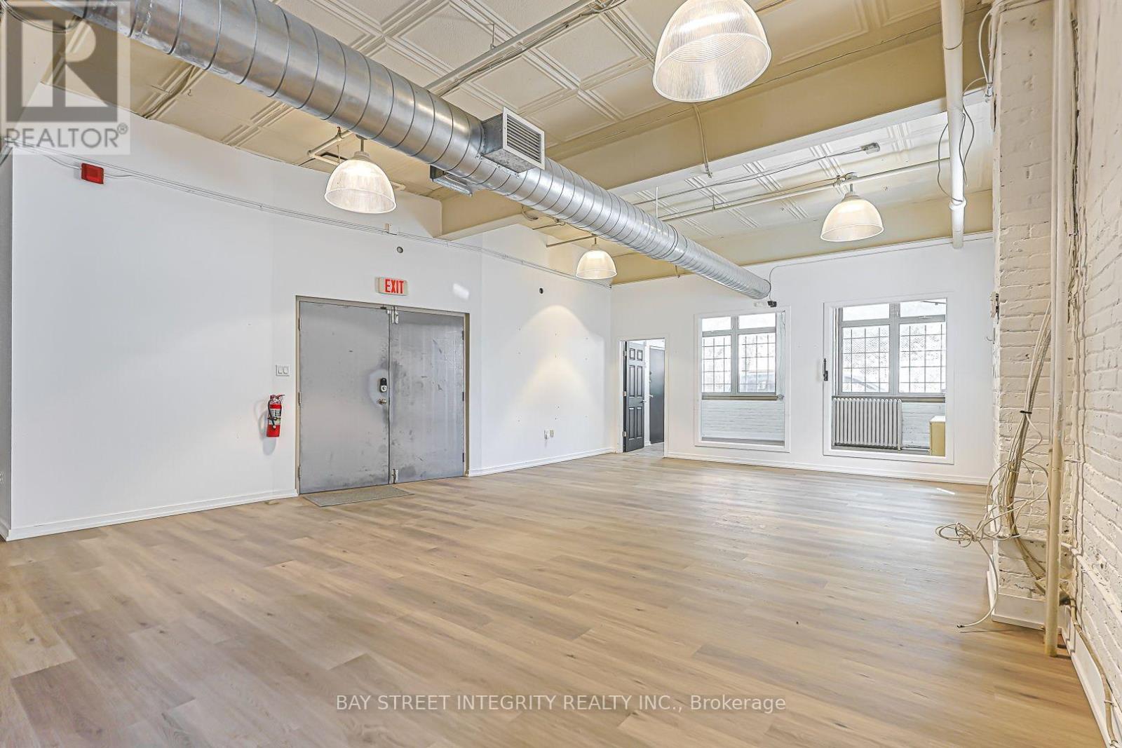 Main Flr - 51 Bulwer Street Property Photo 7