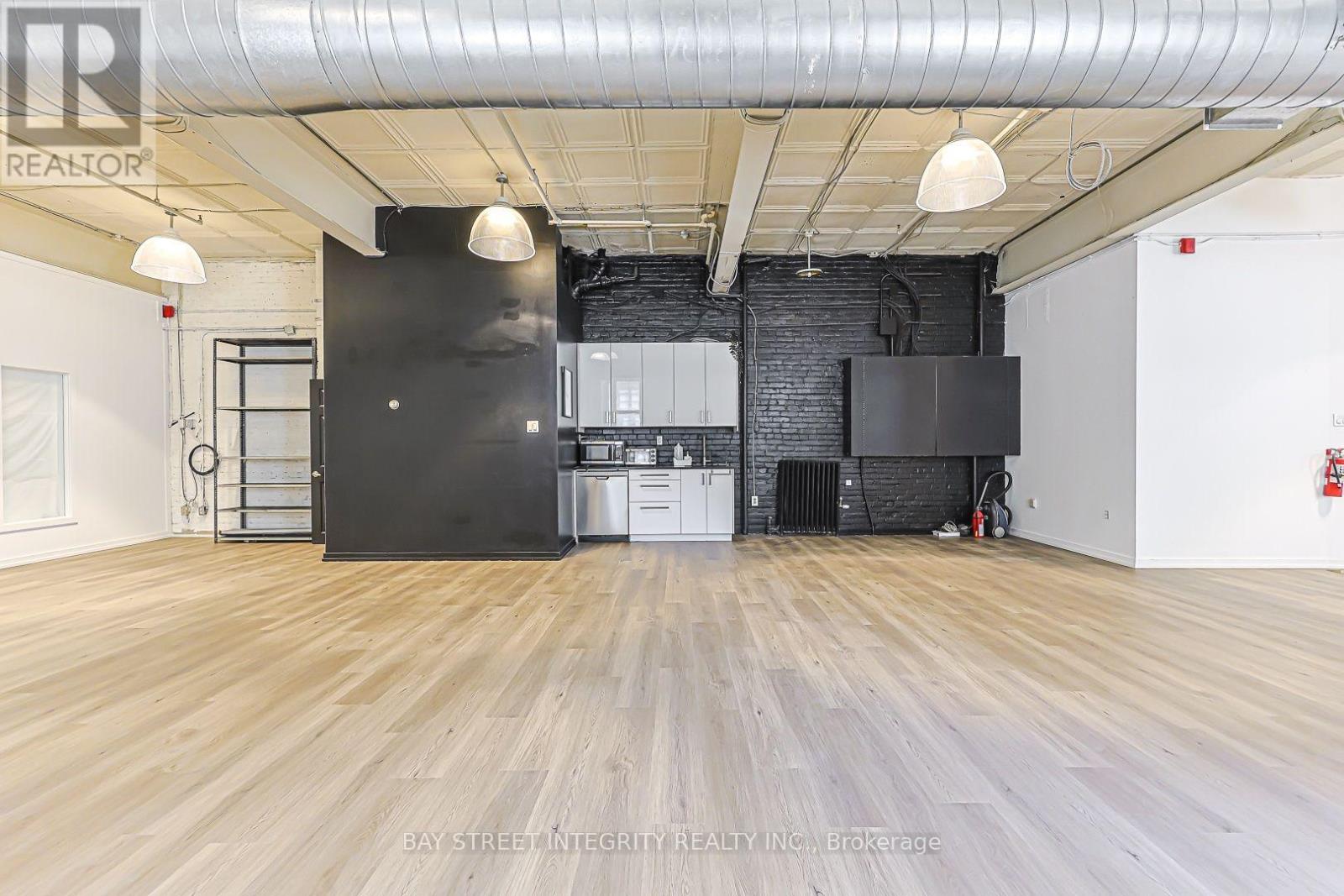 Main Flr - 51 Bulwer Street Property Photo 11