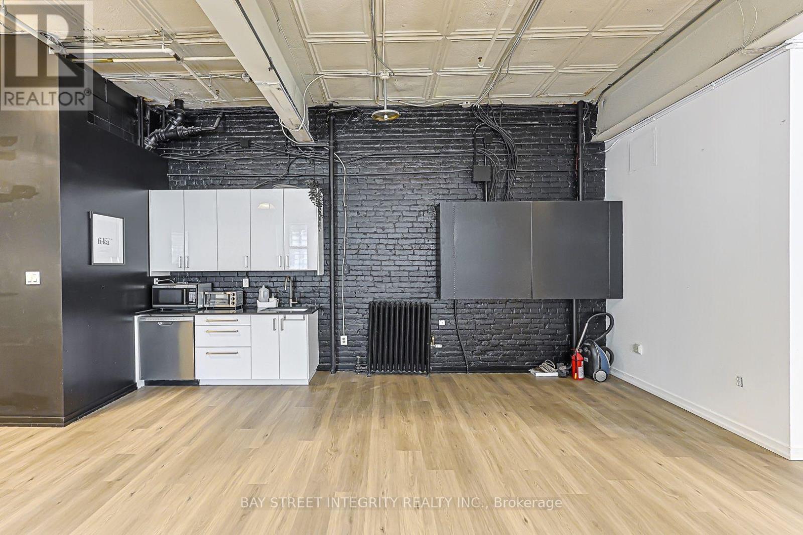 Main Flr - 51 Bulwer Street Property Photo 16