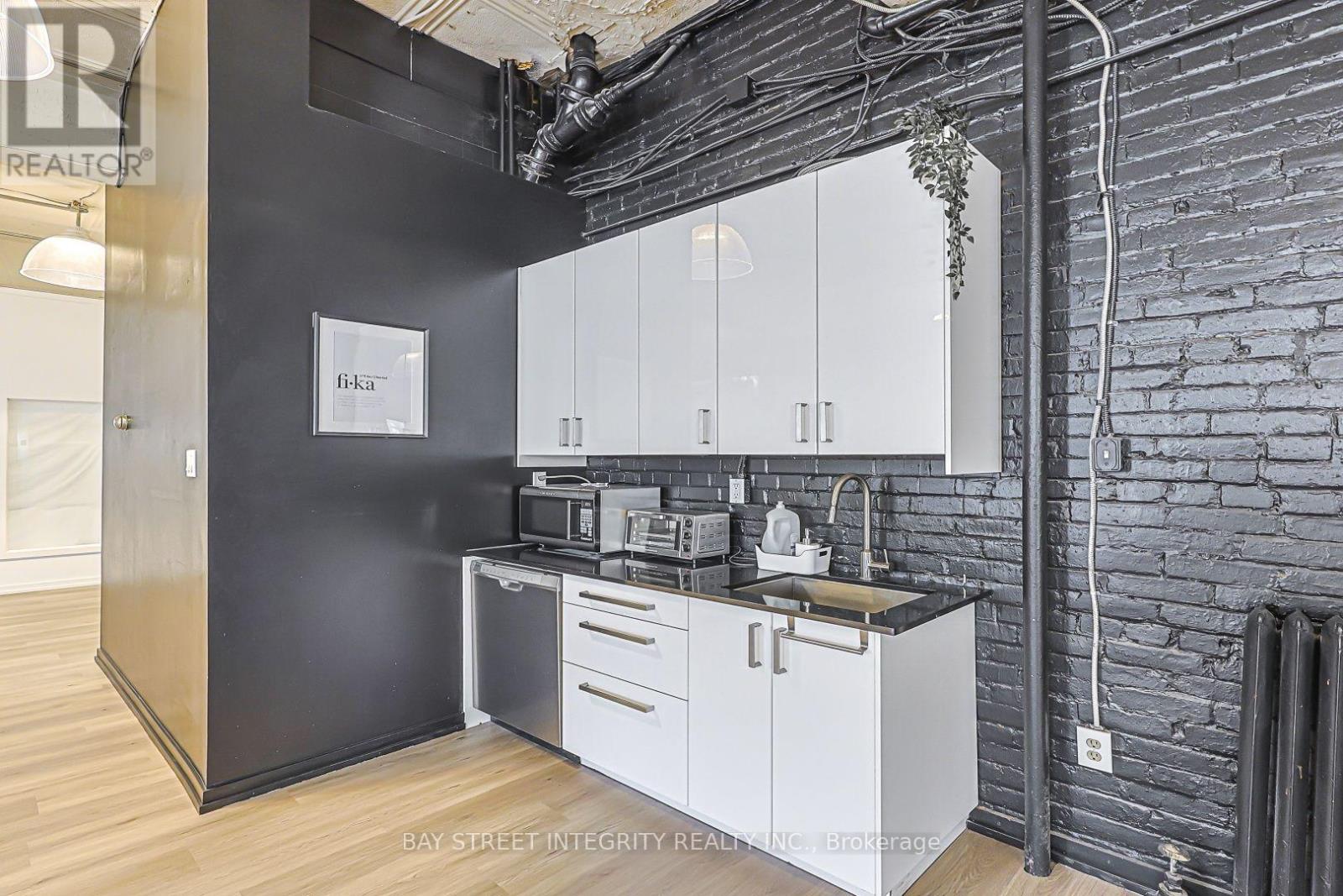 Main Flr - 51 Bulwer Street Property Photo 17