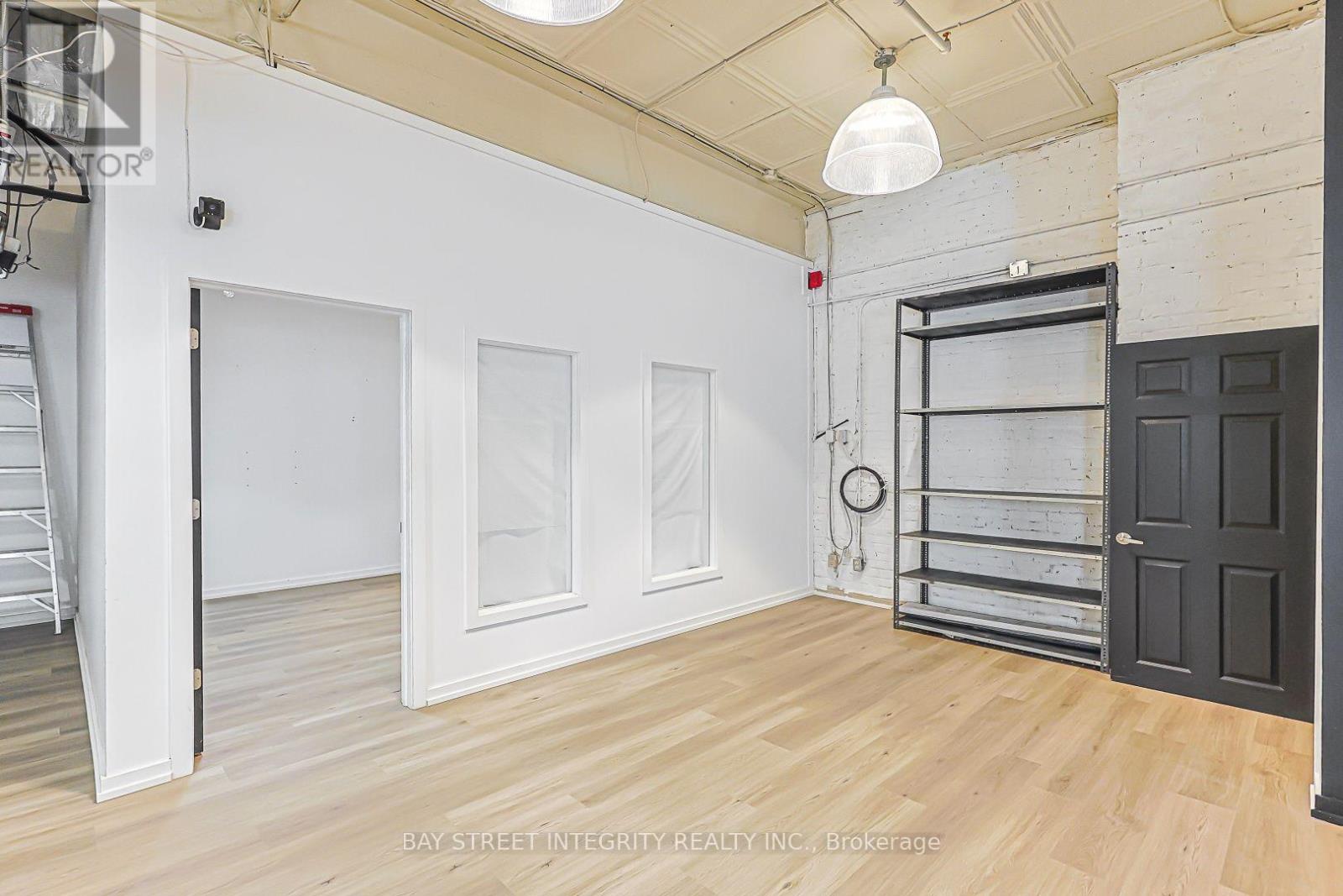 Main Flr - 51 Bulwer Street Property Photo 23