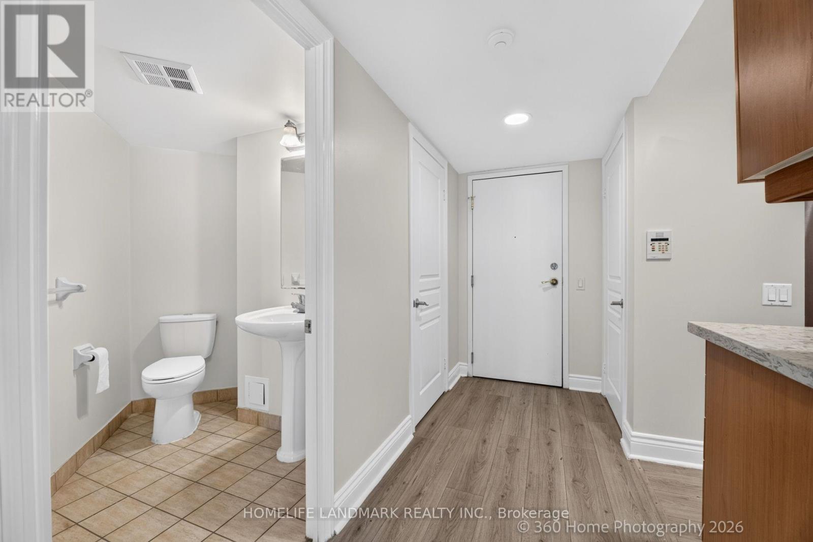 829 - 15 Northtown Way Property Photo 9