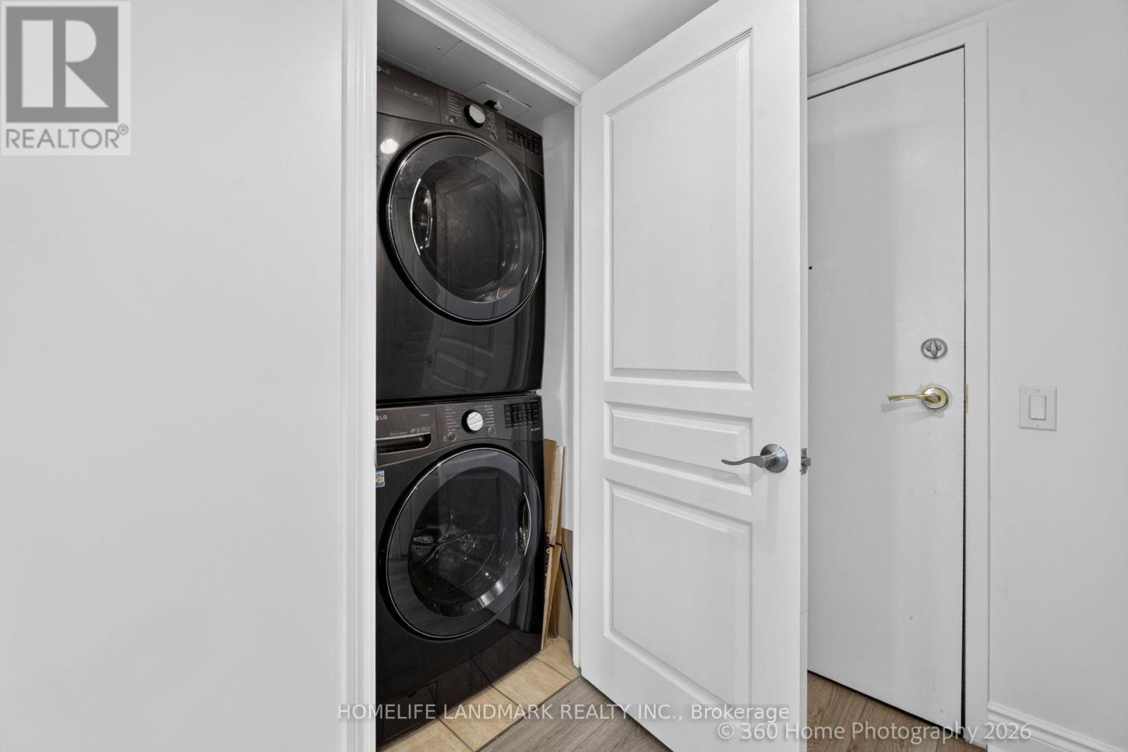 829 - 15 Northtown Way Property Photo 12