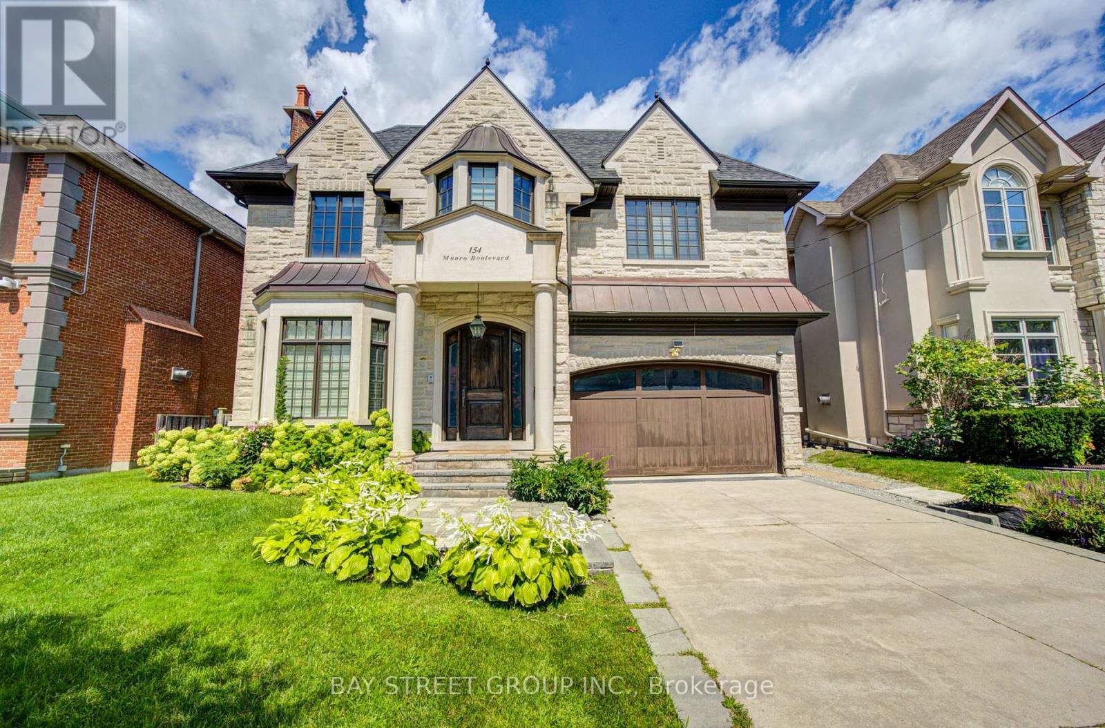 154 Munro Boulevard Property Photo 2
