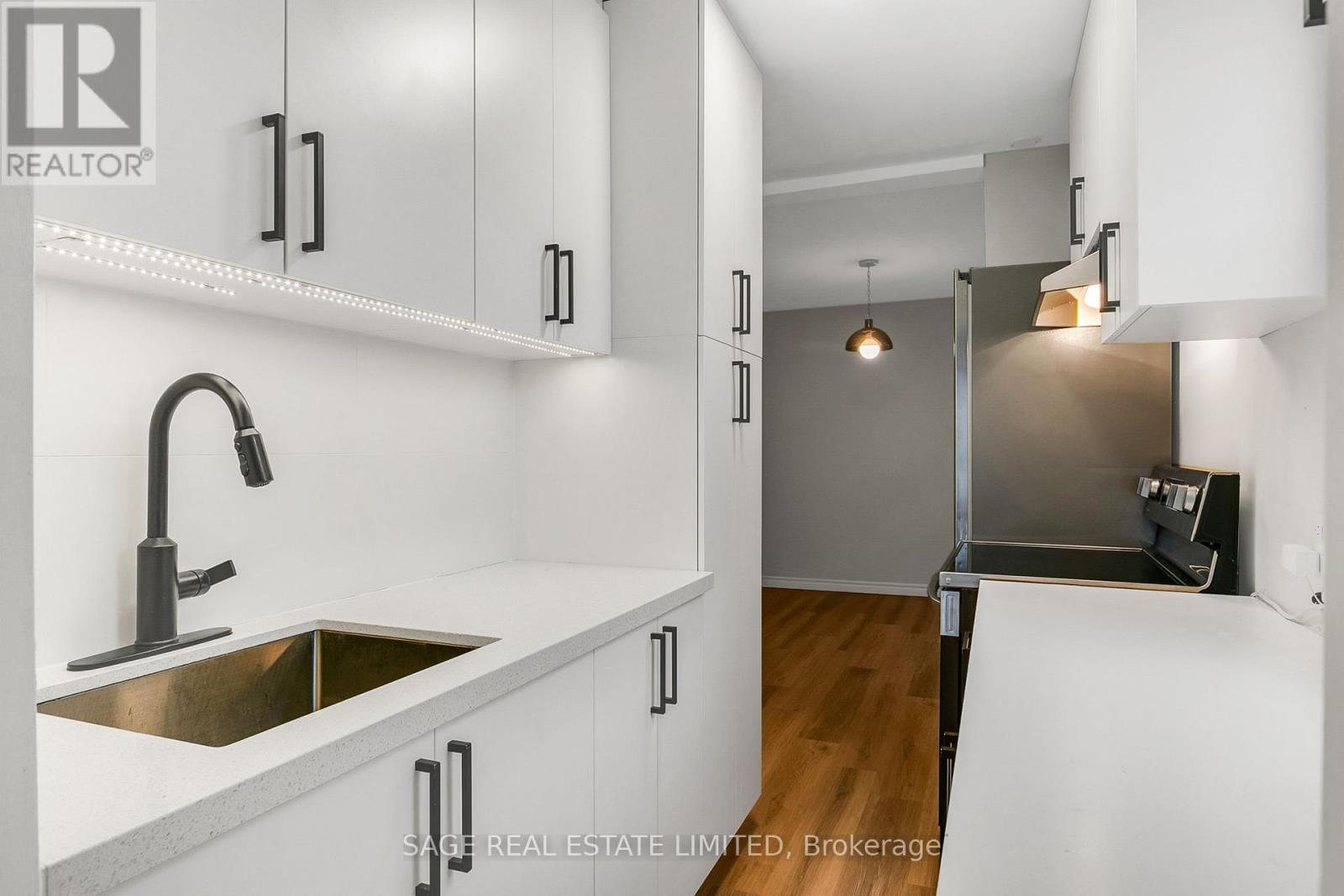 Upper - 633 St Clair Avenue W Property Photo 1