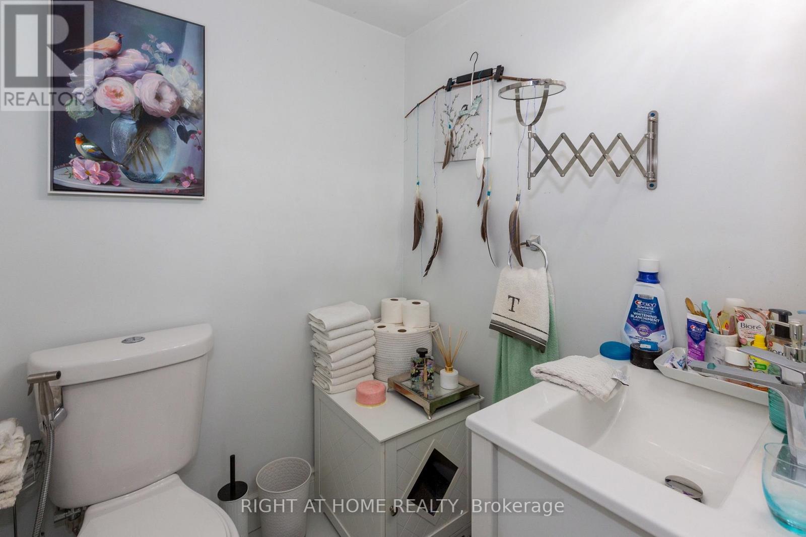 706 - 1881 Jane Street Property Photo 25