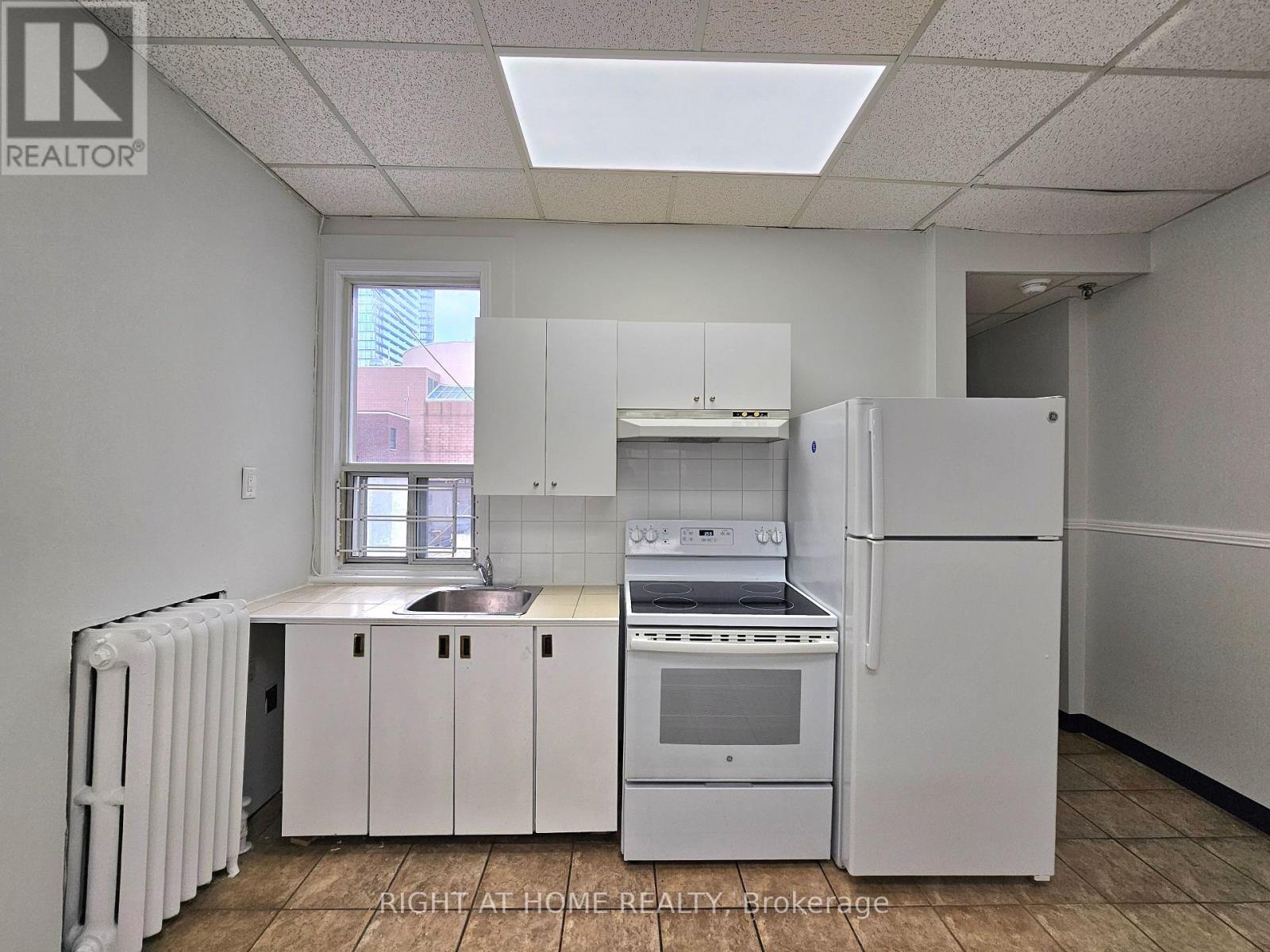 2 - 516 YONGE STREET Property Photo 1