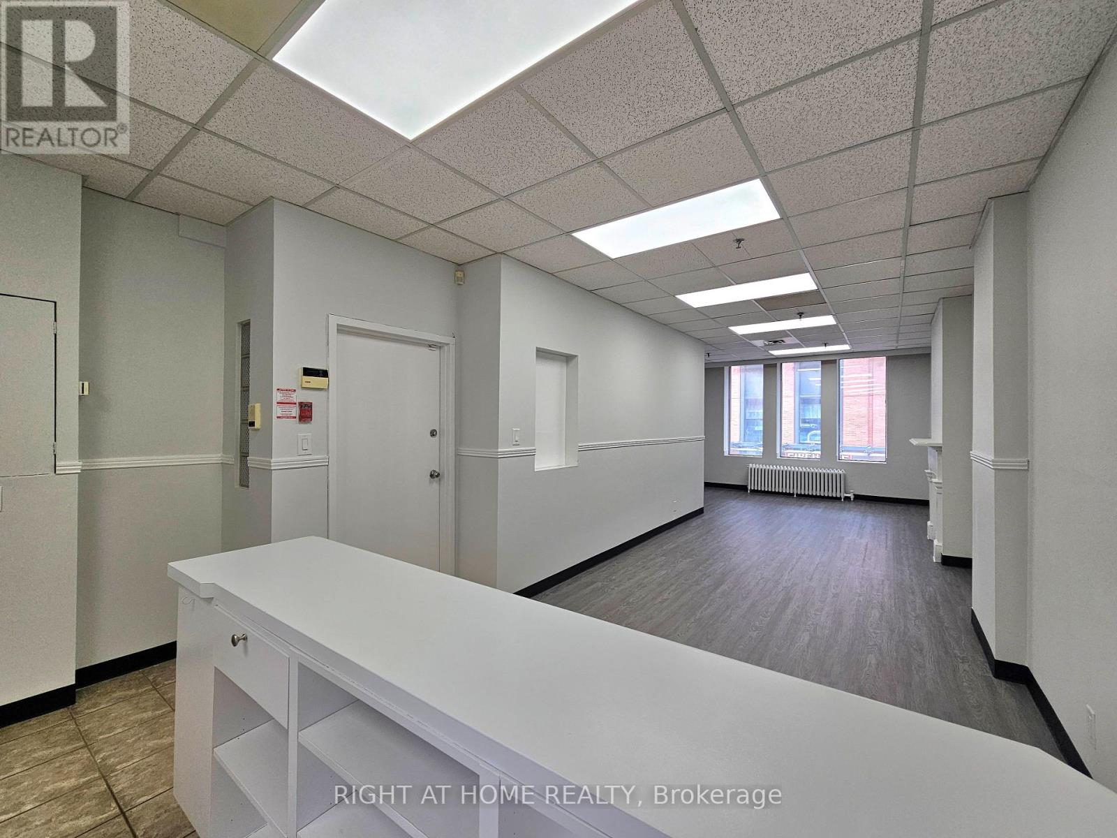 2 - 516 Yonge Street Property Photo 9