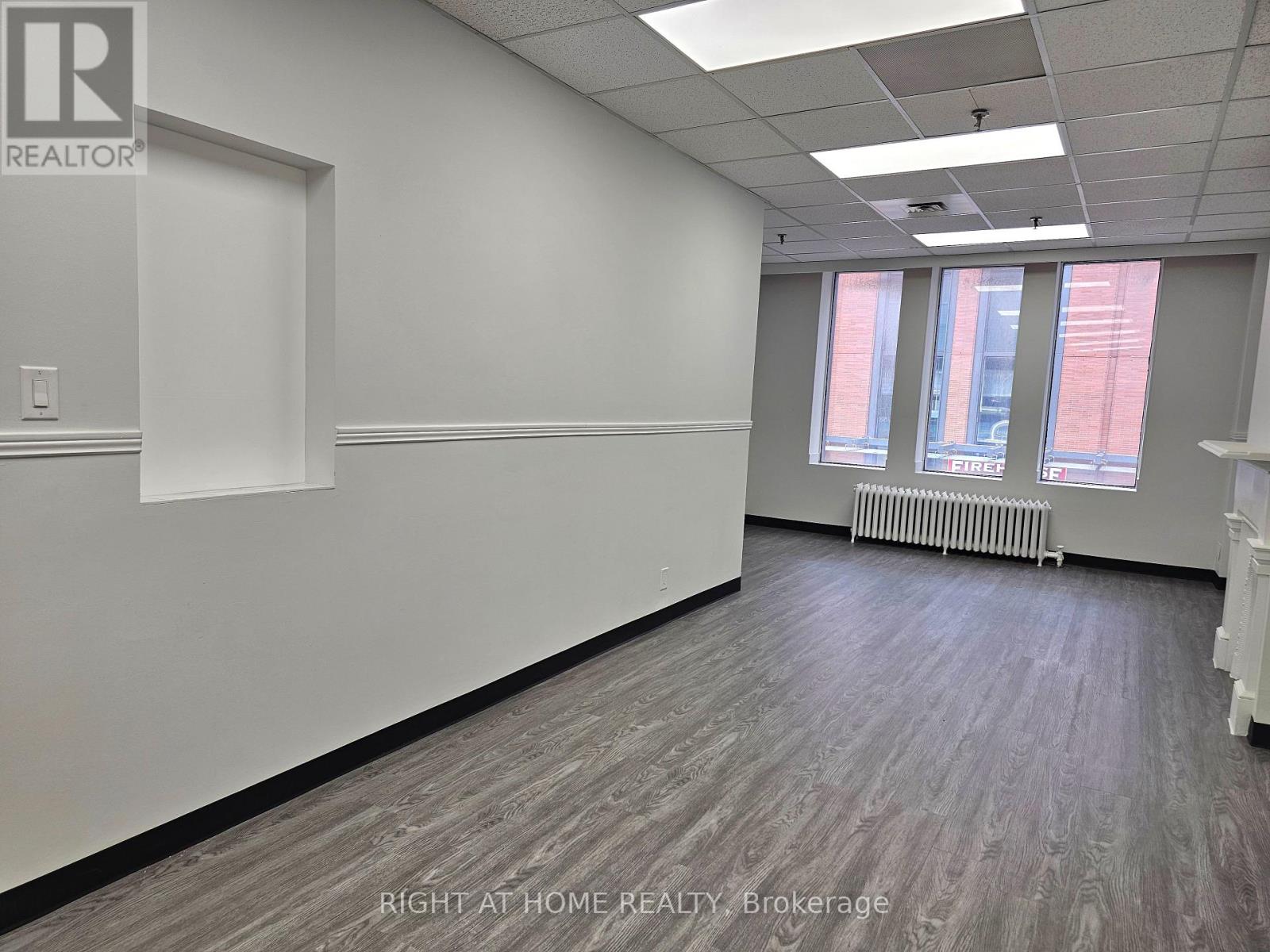 2 - 516 Yonge Street Property Photo 11