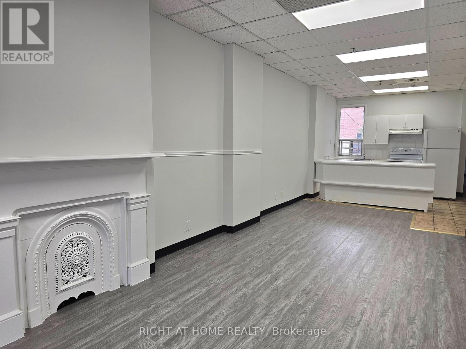 2 - 516 Yonge Street Property Photo 12