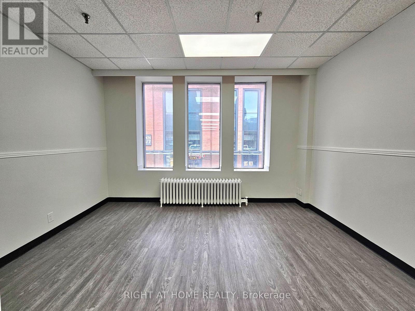 2 - 516 Yonge Street Property Photo 16