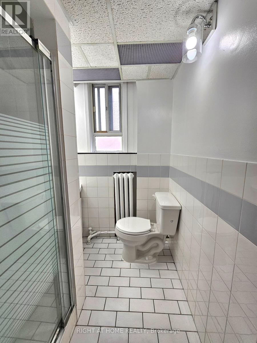 2 - 516 Yonge Street Property Photo 21