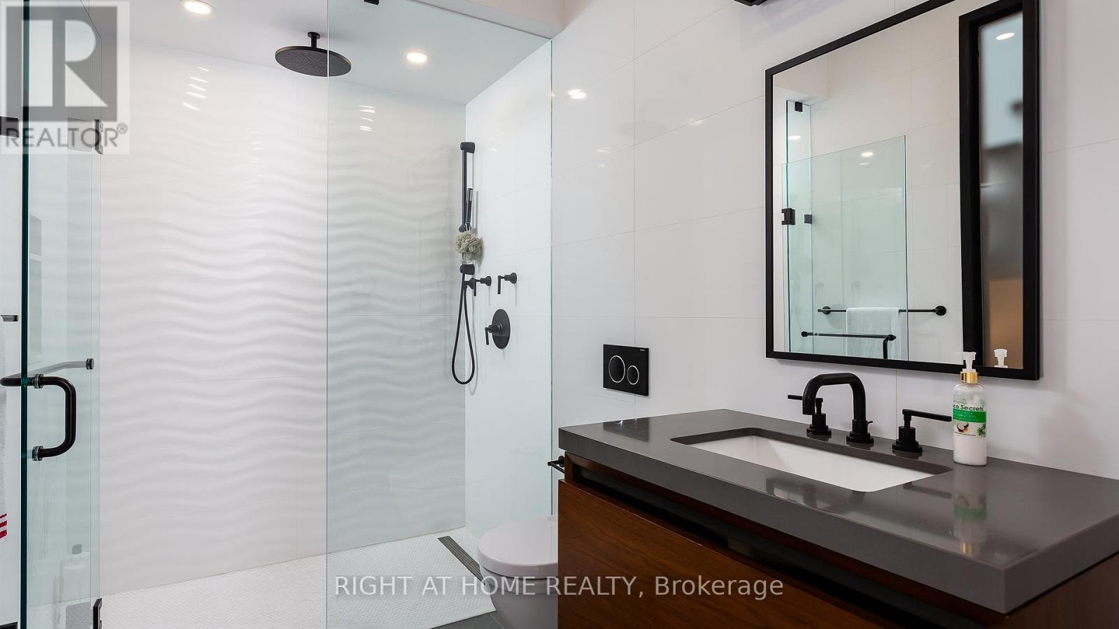 53 Hazelton Avenue Property Photo 27