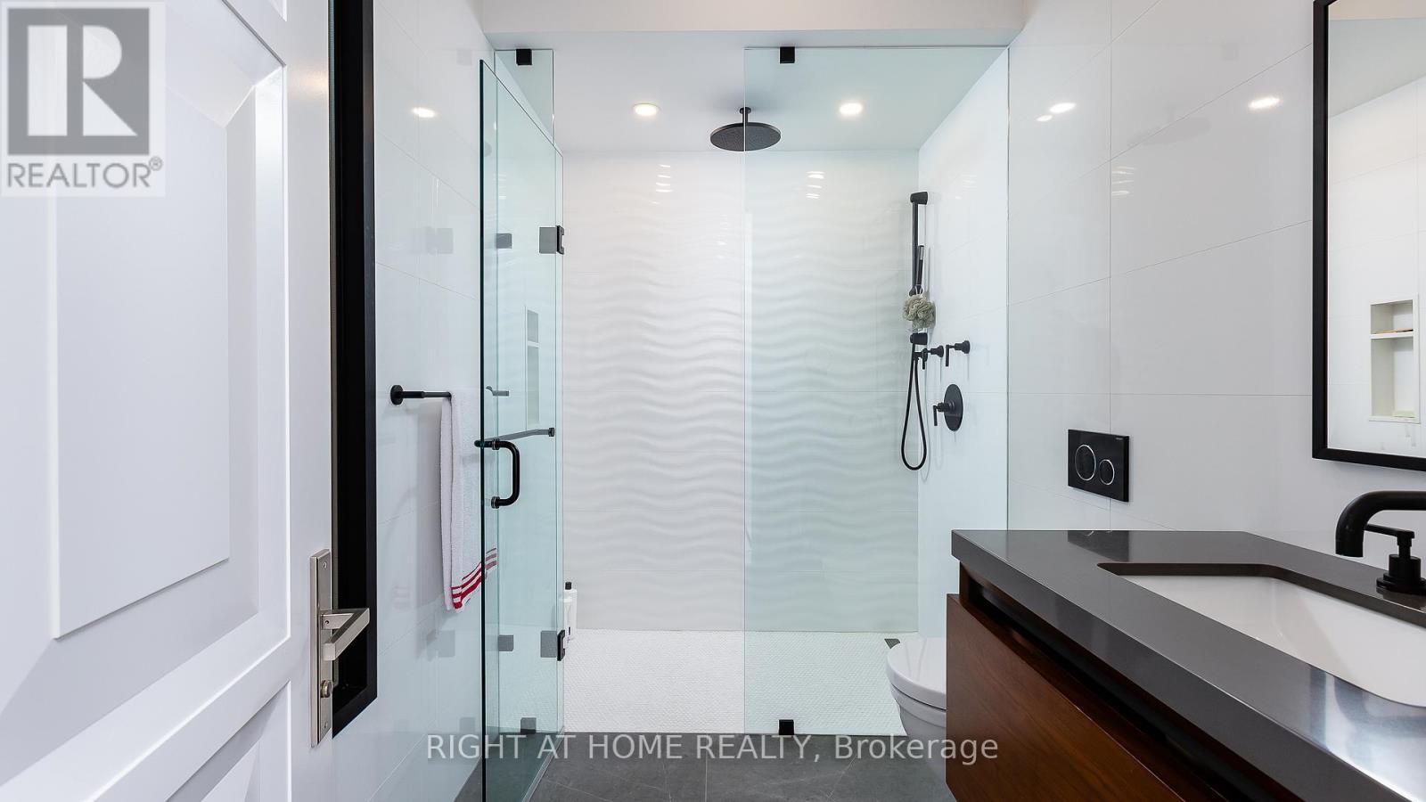 53 Hazelton Avenue Property Photo 28