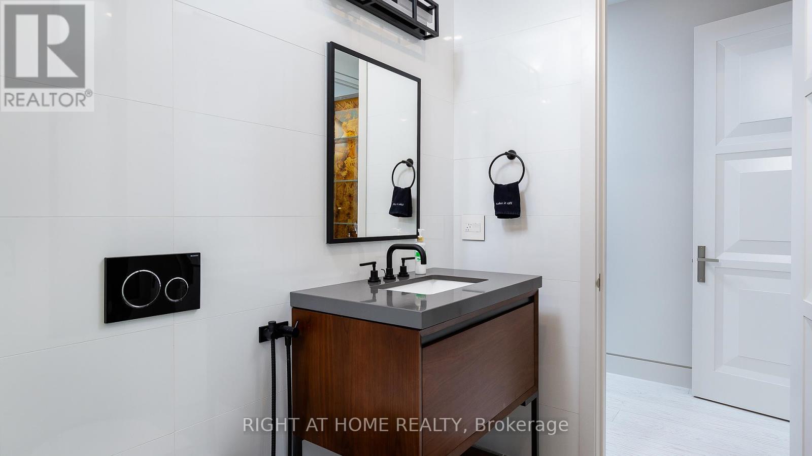 53 Hazelton Avenue Property Photo 29