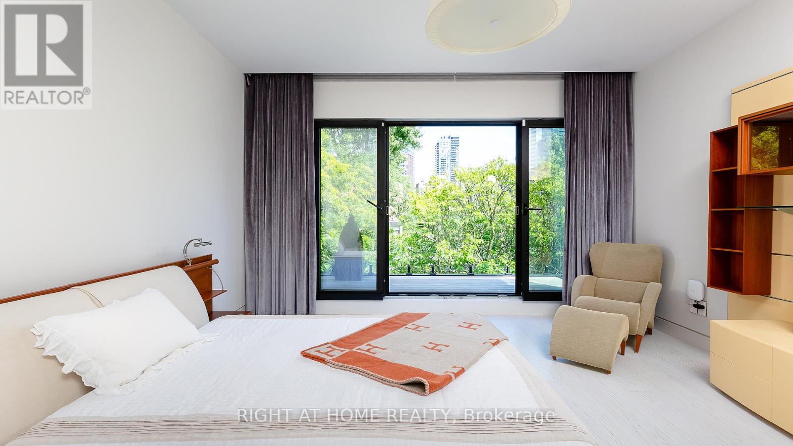 53 Hazelton Avenue Property Photo 32