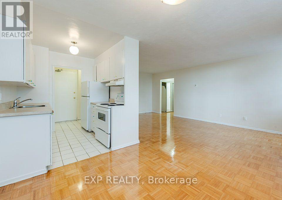 305 - 10 Huntley Street Property Photo 2