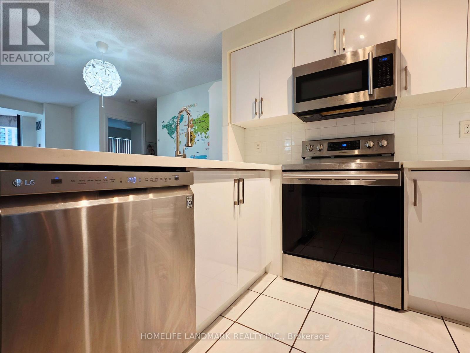 1015 - 7 Lorraine Drive Property Photo 4
