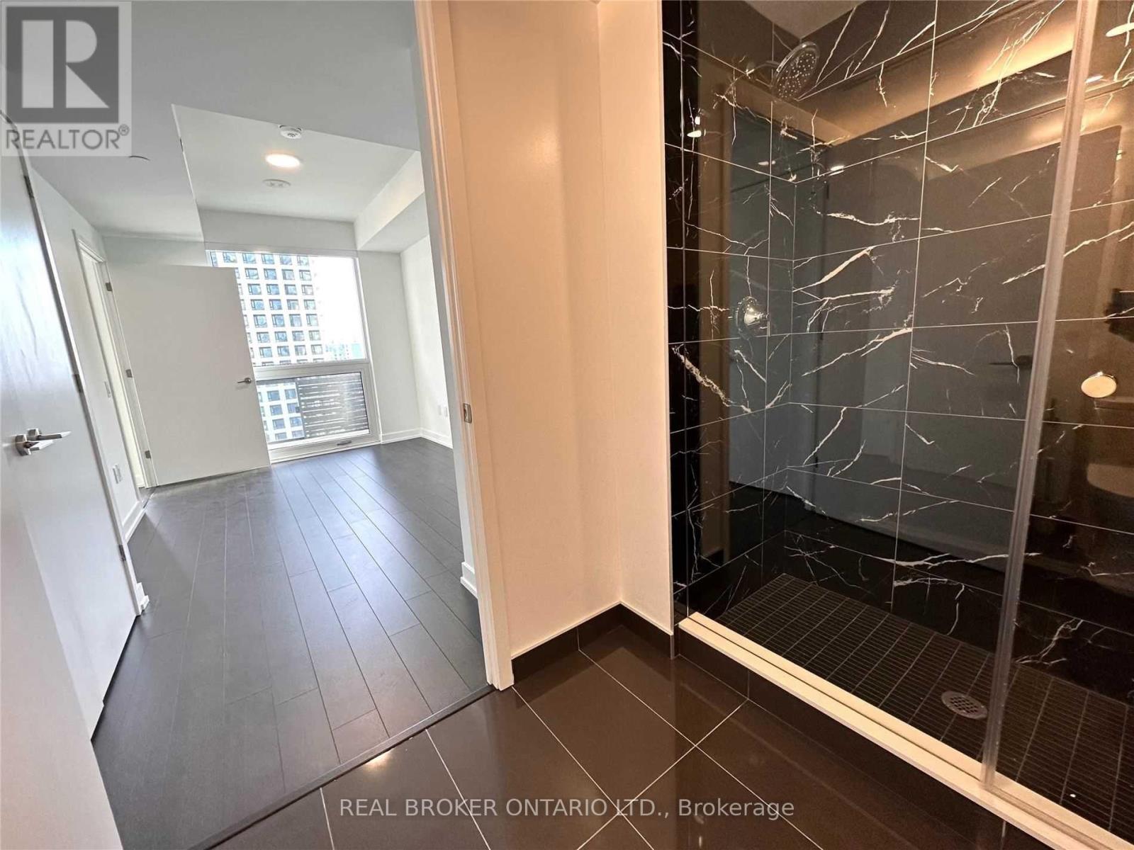 1401 - 39 Roehampton Avenue Property Photo 8