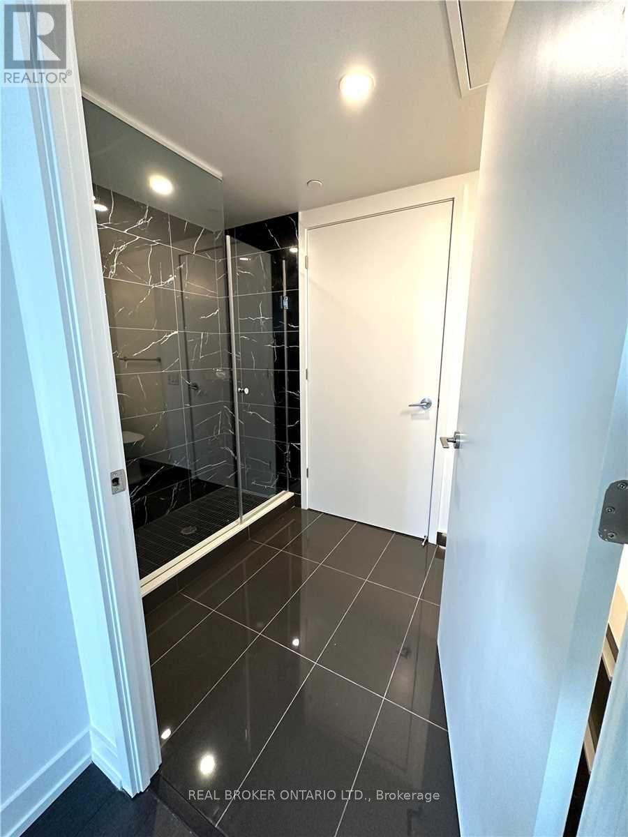 1401 - 39 Roehampton Avenue Property Photo 9
