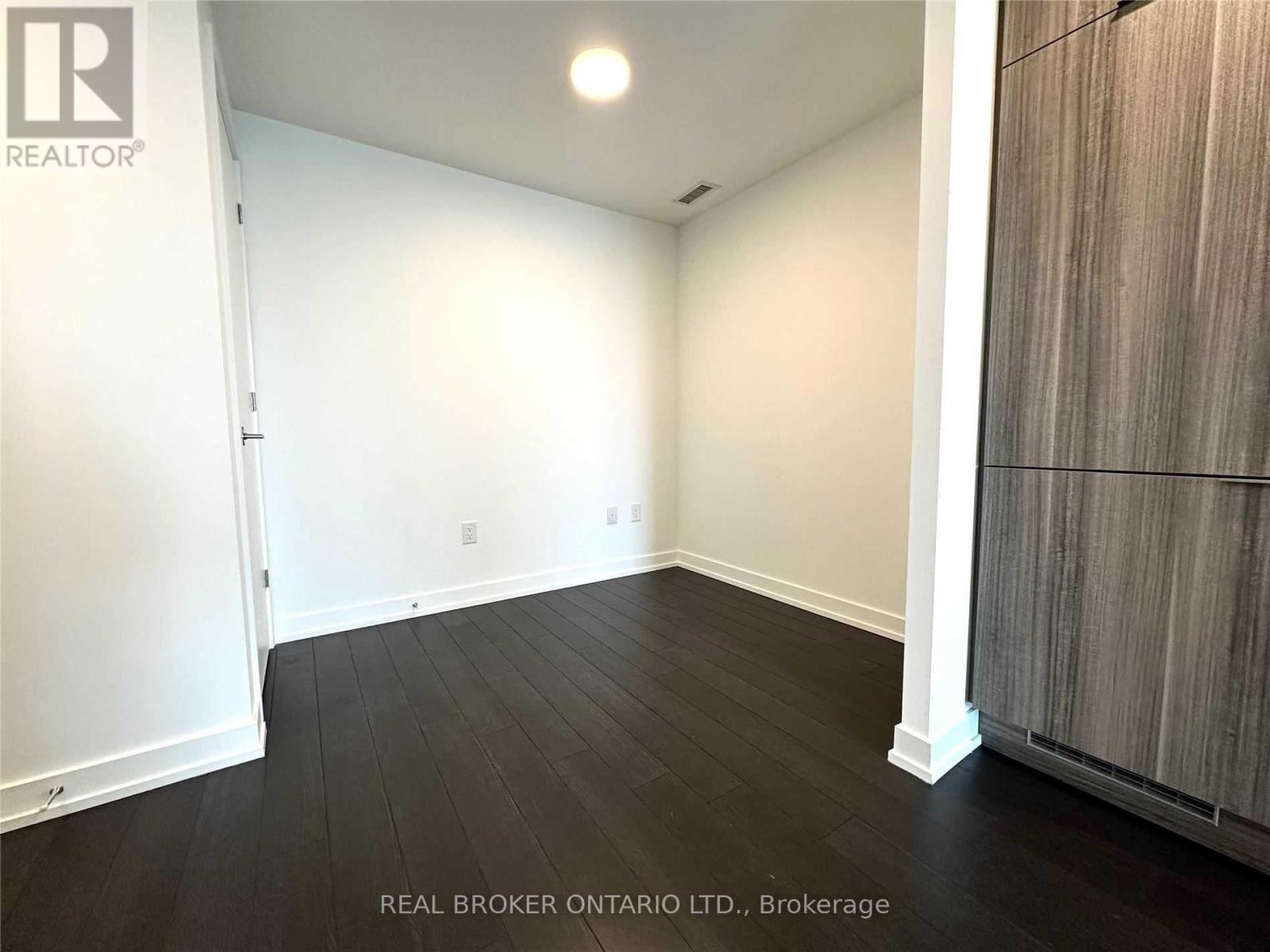 1401 - 39 Roehampton Avenue Property Photo 13