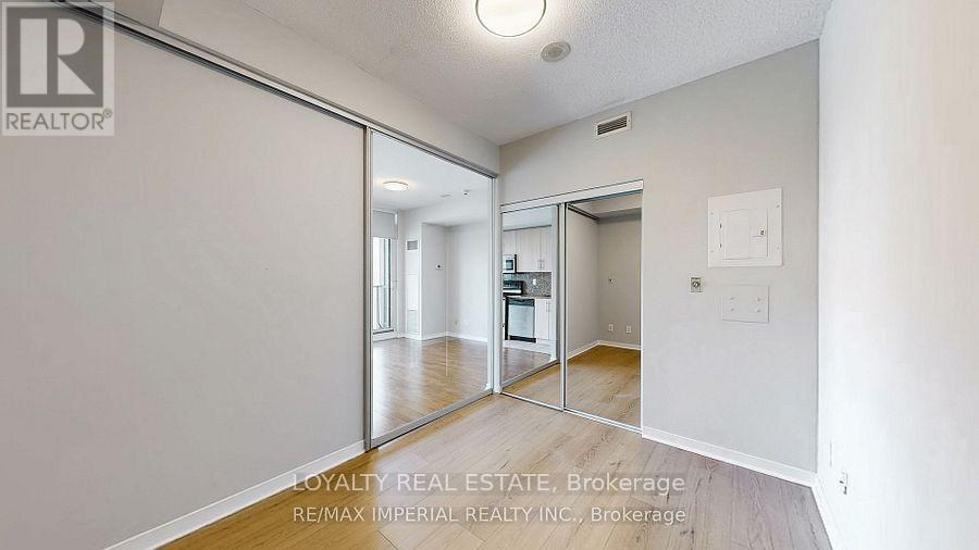 4907 - 65 Bremner Boulevard Property Photo 6