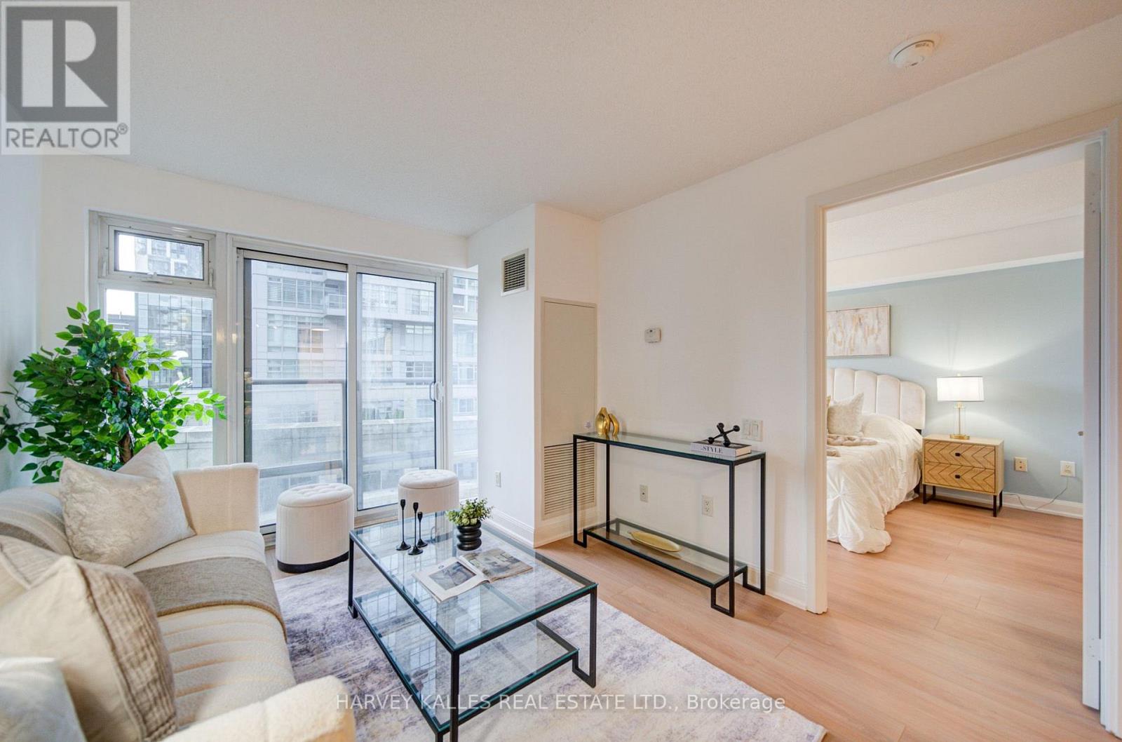 504 - 2191 YONGE STREET Property Photo 1
