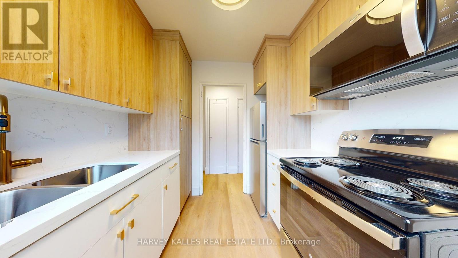 14 - 1 Marquette Avenue Property Photo 5