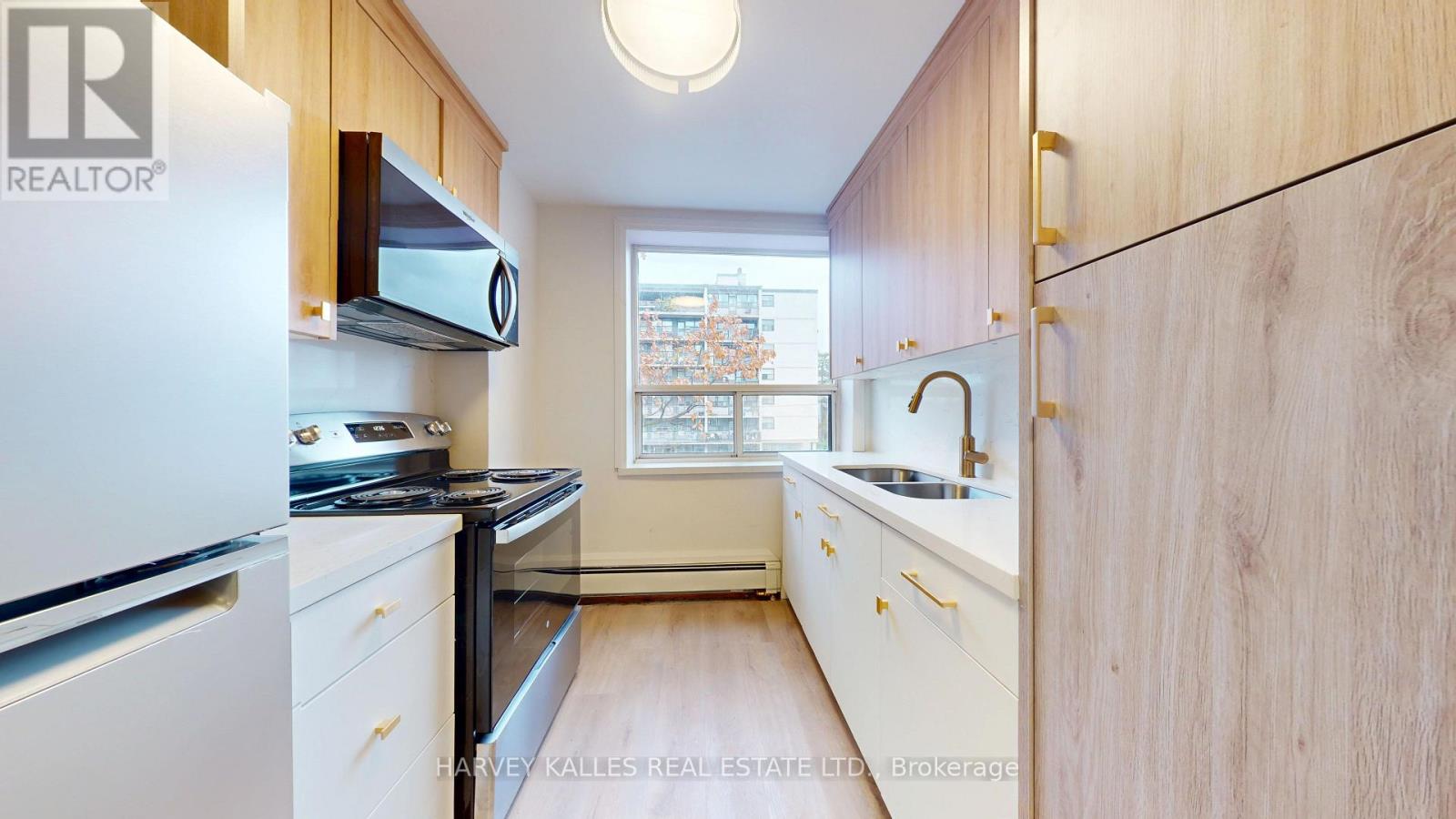 14 - 1 Marquette Avenue Property Photo 6