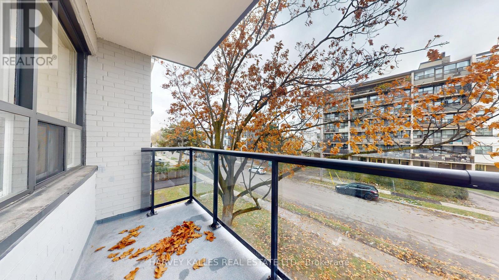14 - 1 Marquette Avenue Property Photo 11