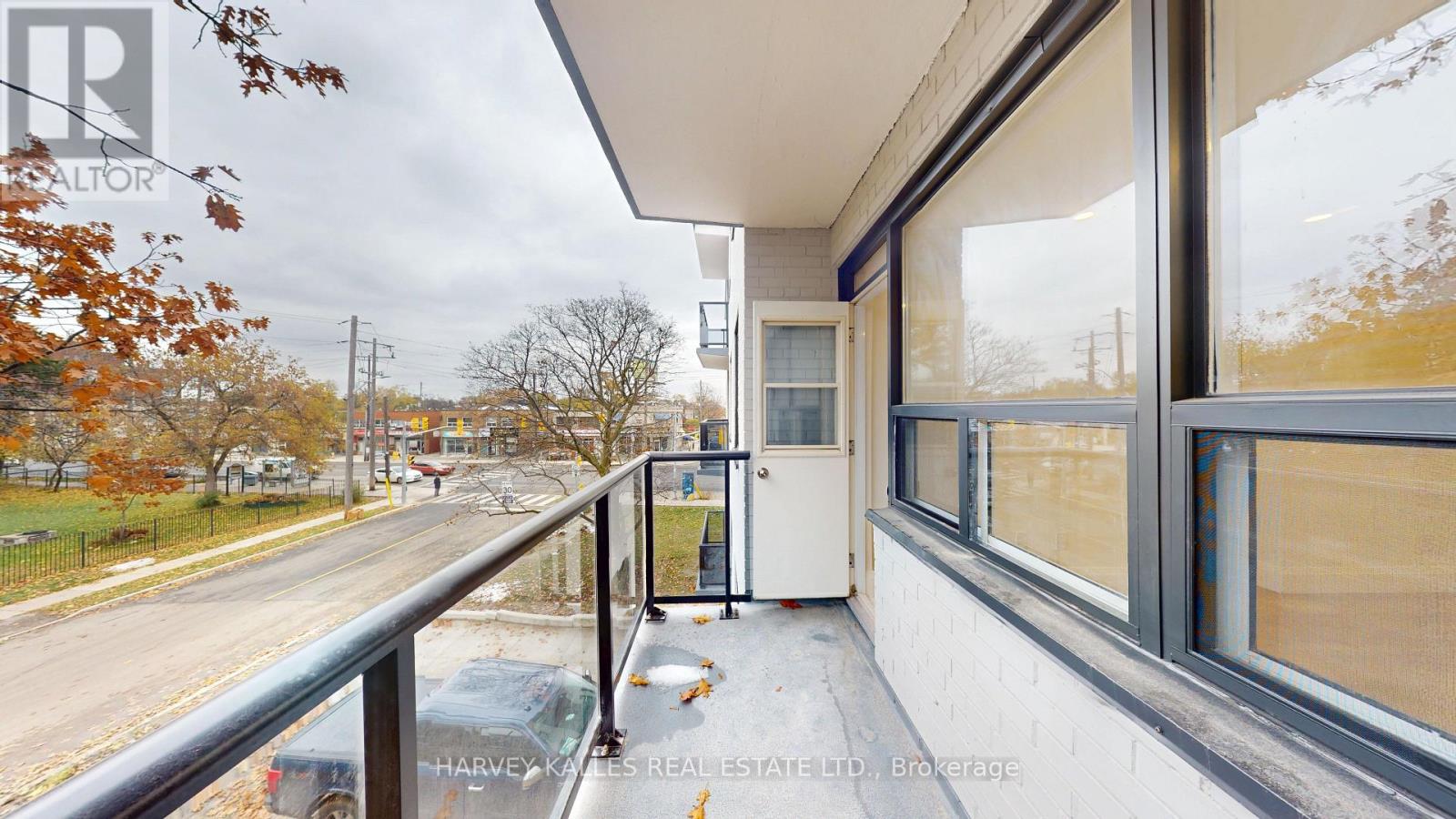 14 - 1 Marquette Avenue Property Photo 12