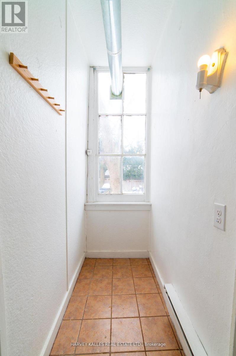 100 - 678 Huron Street Property Photo 2