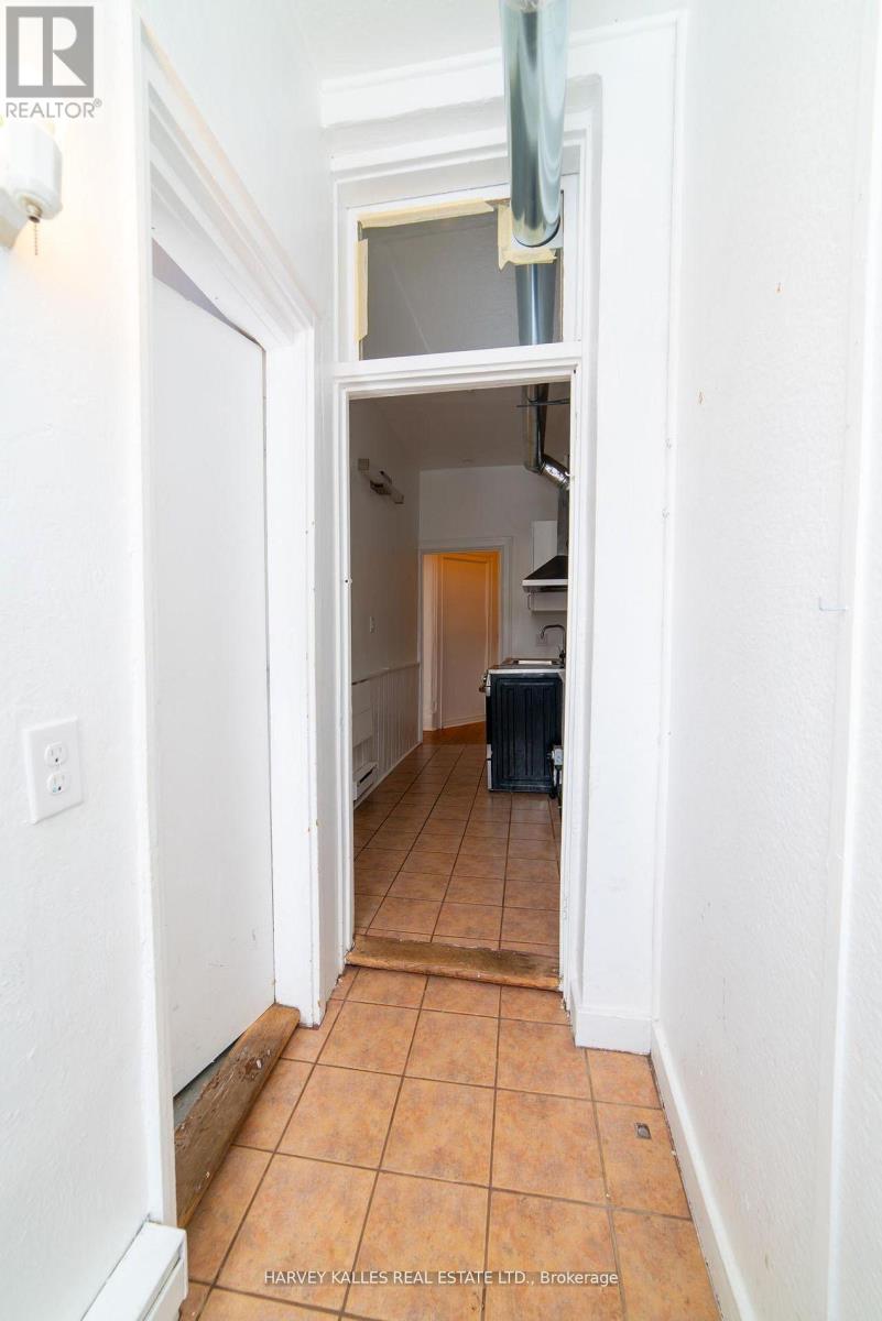 100 - 678 Huron Street Property Photo 3