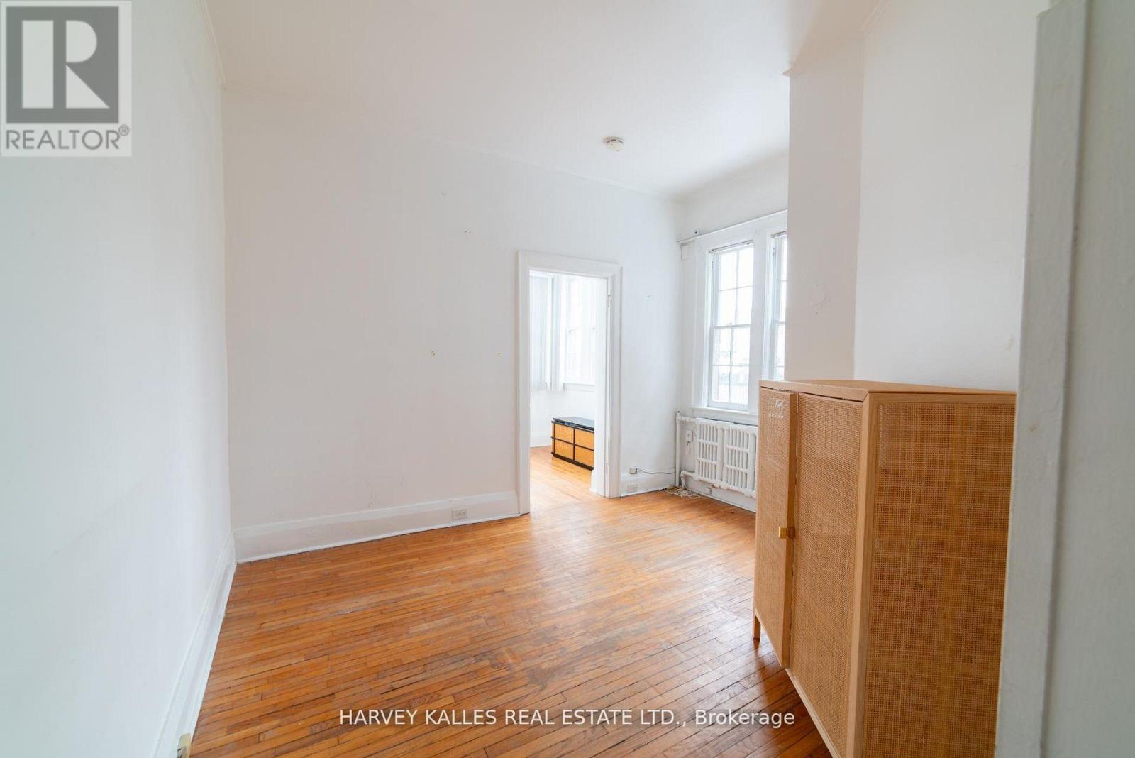 100 - 678 Huron Street Property Photo 7