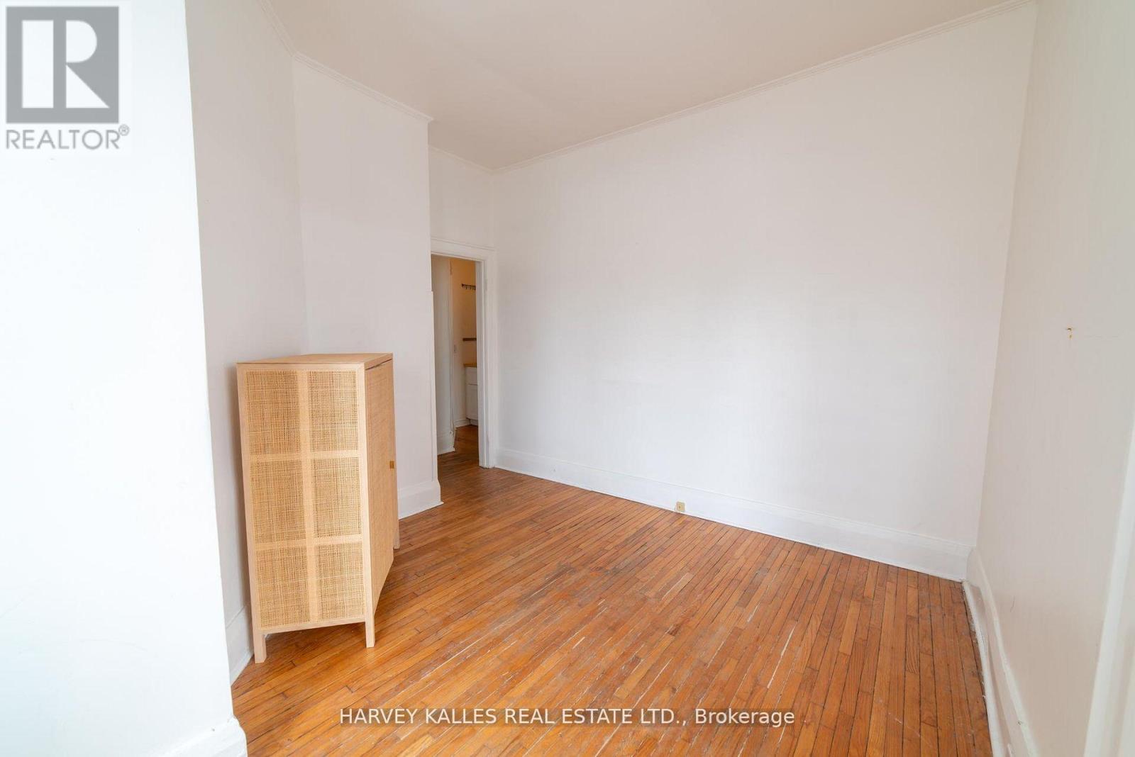 100 - 678 Huron Street Property Photo 8