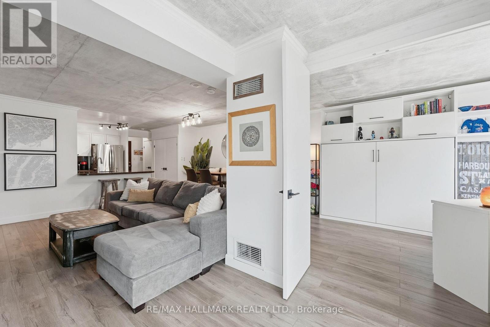 705 - 600 Queens Quay W Property Photo 1