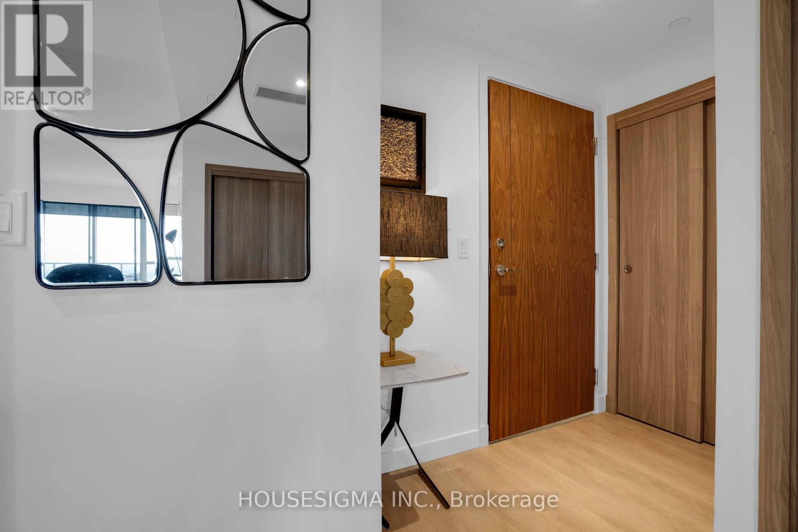 1803 - 25 Mcmahon Drive Property Photo 6