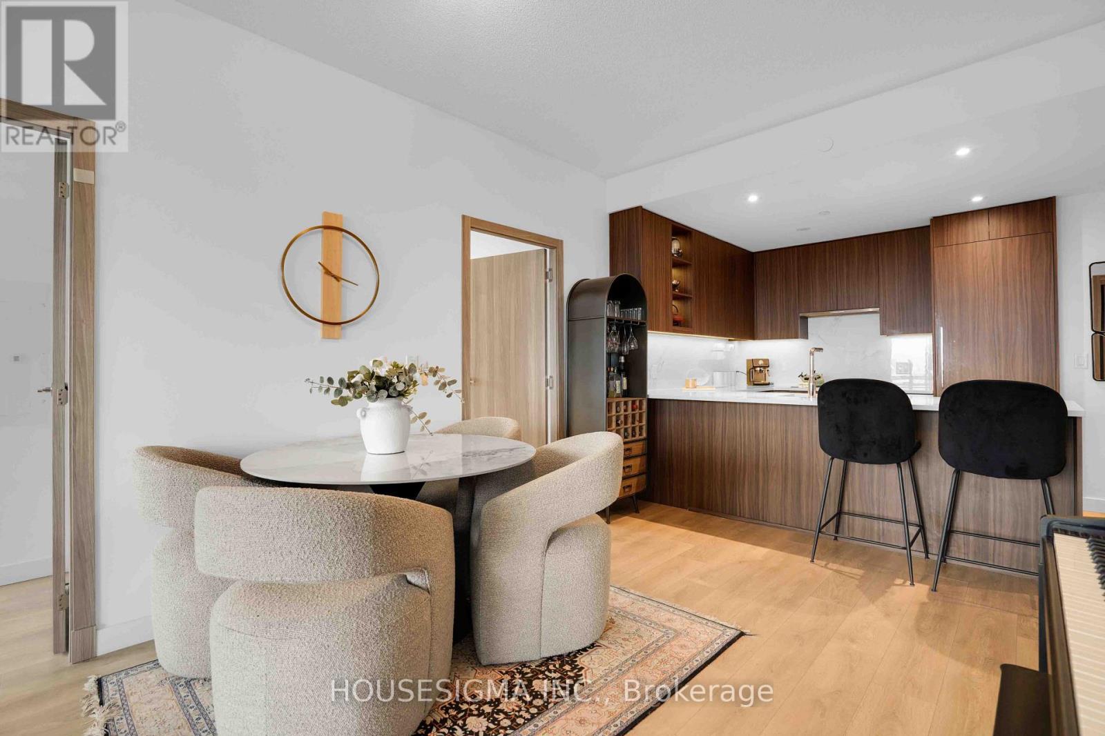 1803 - 25 Mcmahon Drive Property Photo 11