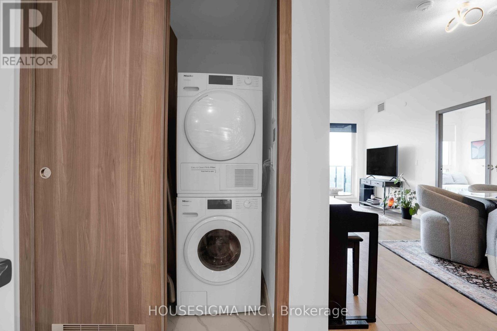 1803 - 25 Mcmahon Drive Property Photo 27