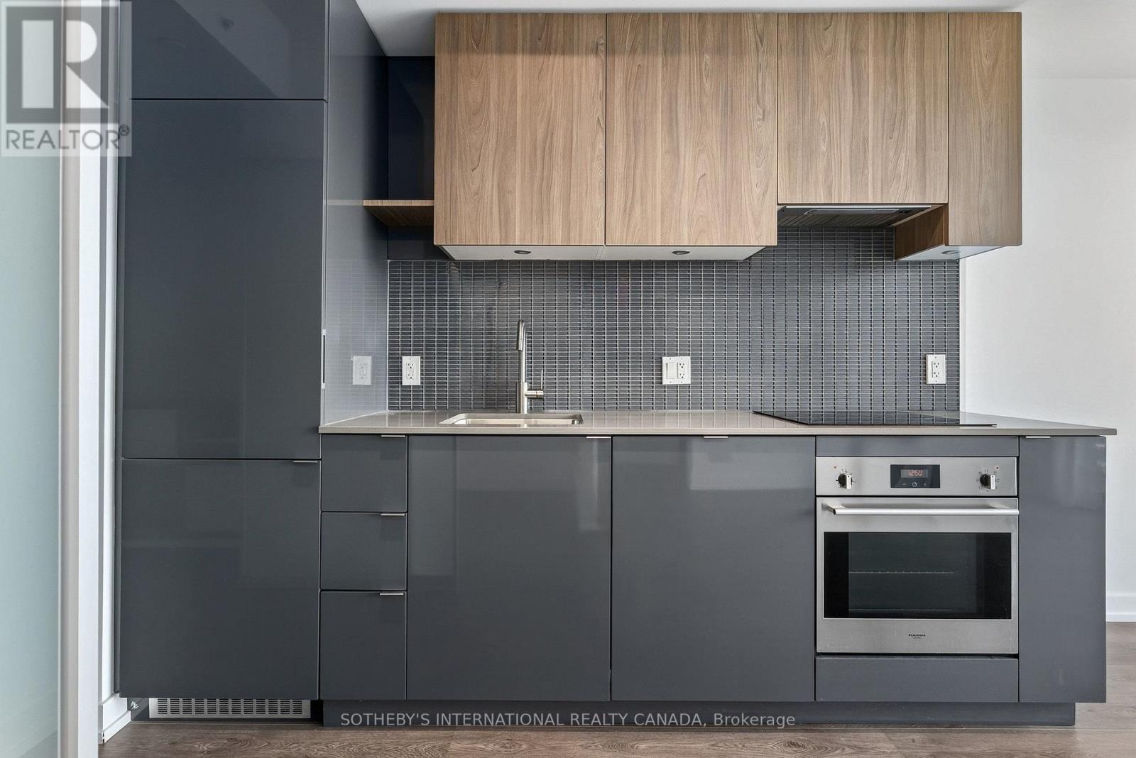 3001 - 161 Roehampton Avenue Property Photo 5