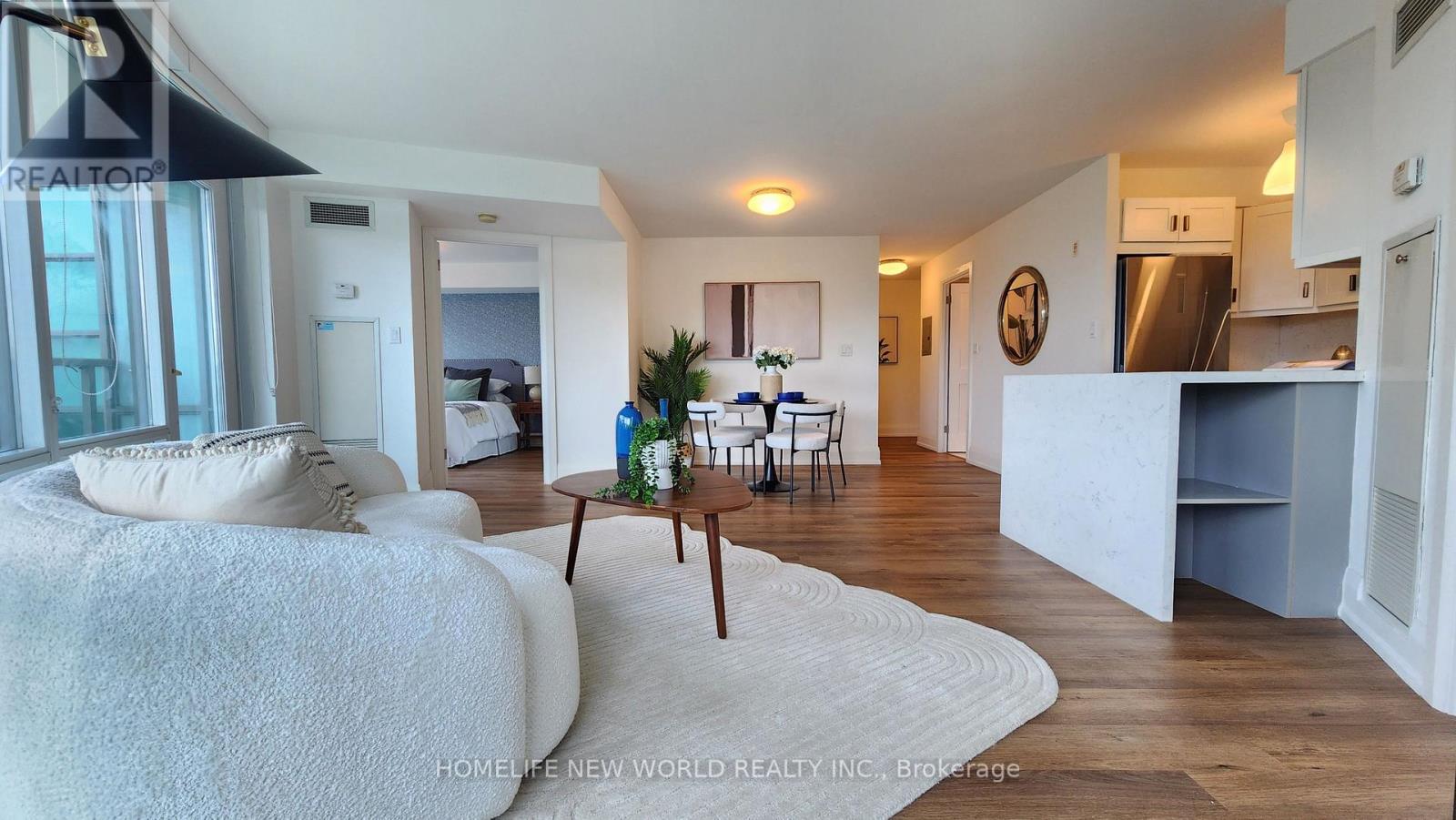 404 - 3830 Bathurst Street Property Photo 3