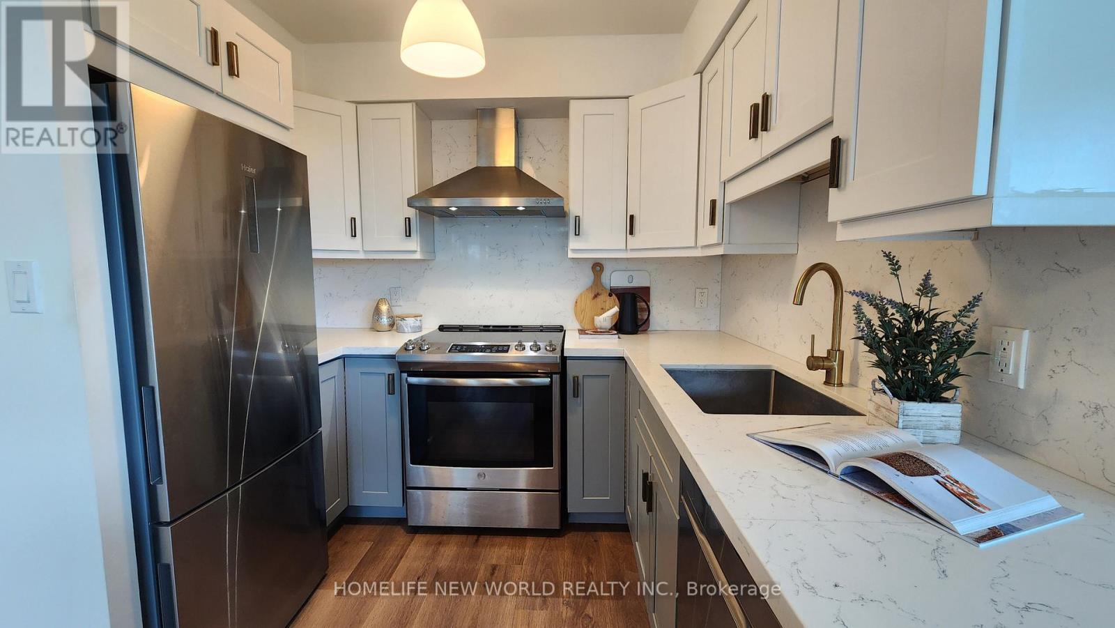 404 - 3830 Bathurst Street Property Photo 9