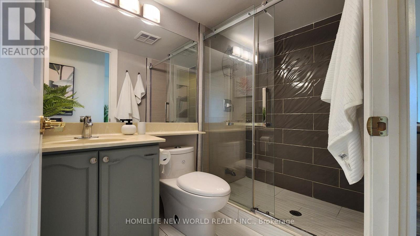 404 - 3830 Bathurst Street Property Photo 11